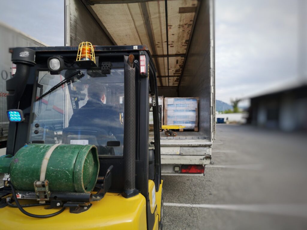 truck loading and unloading safety,